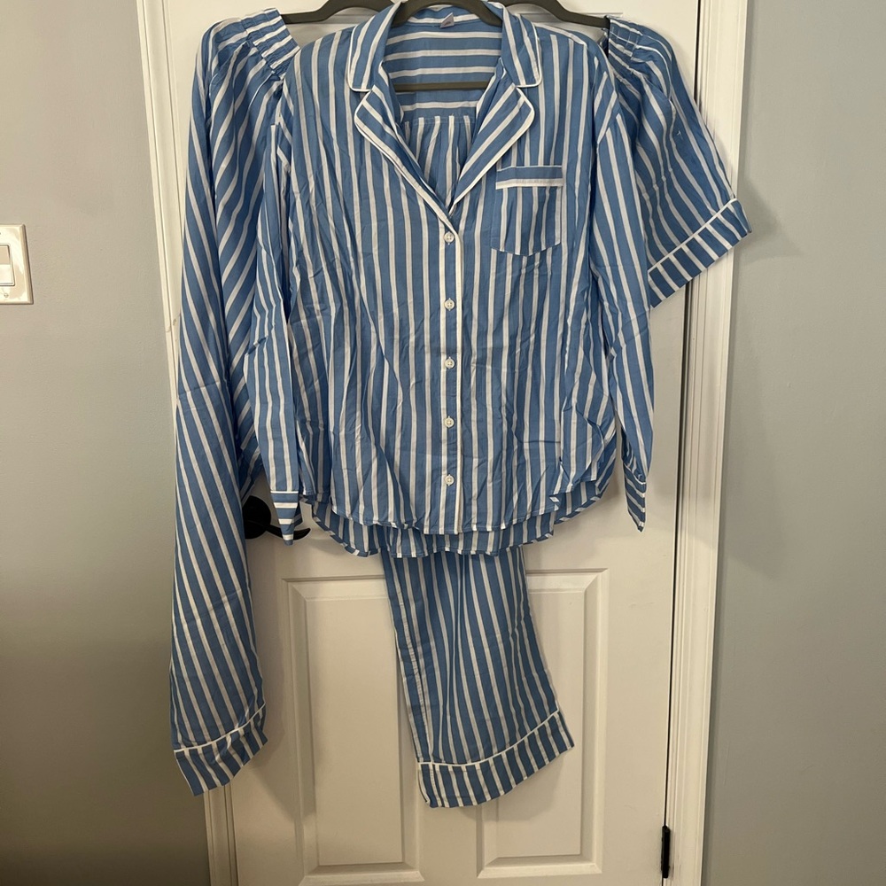 Old Navy Blue and White Striped Pajama Set